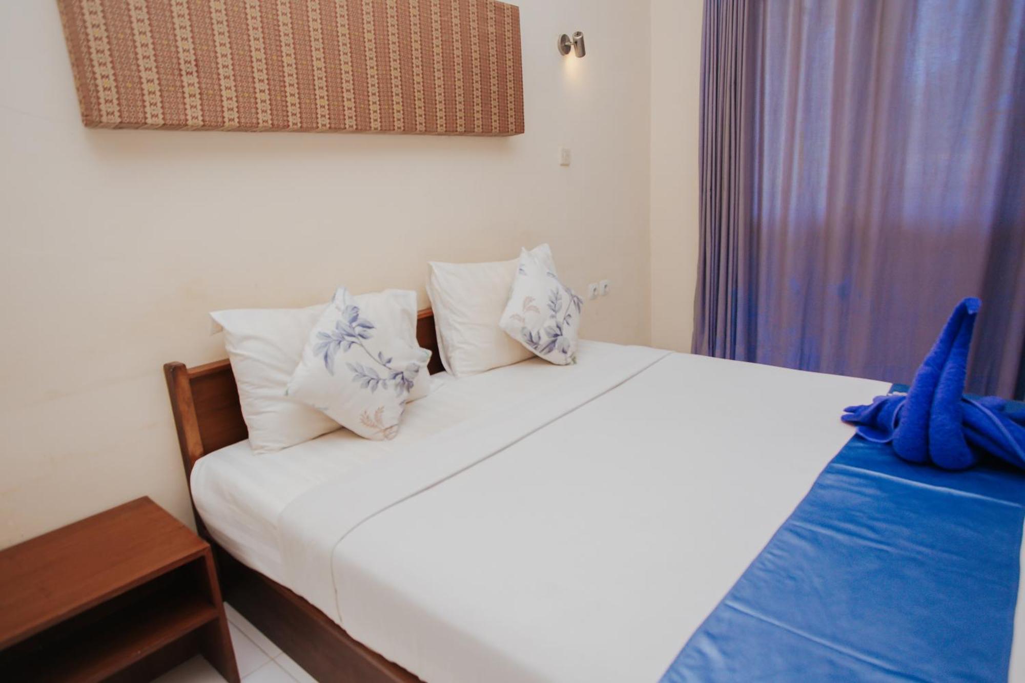Medana Bay Marina Hotell Paloh Exteriör bild